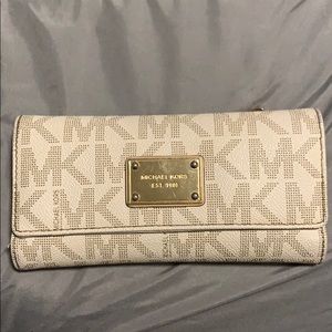 Michael Kors Jet Set Trifold Wallet